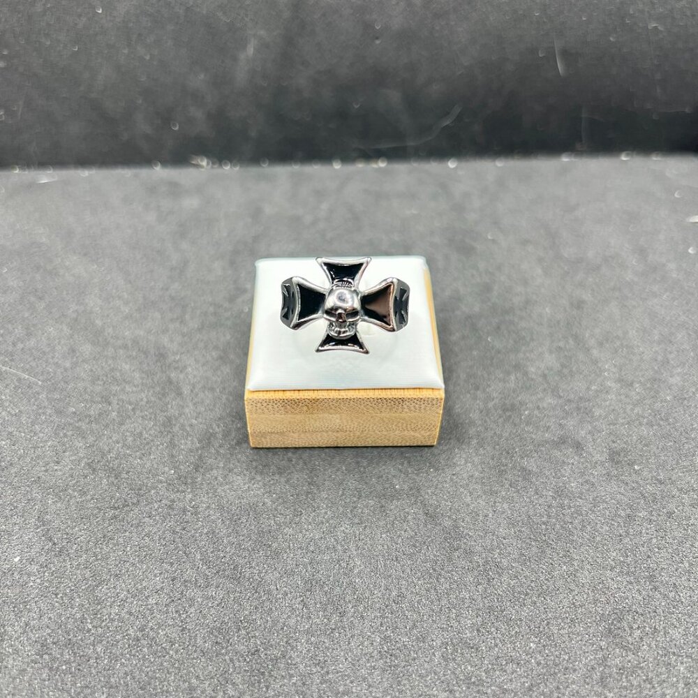 Skull Cross Ring - Size 10